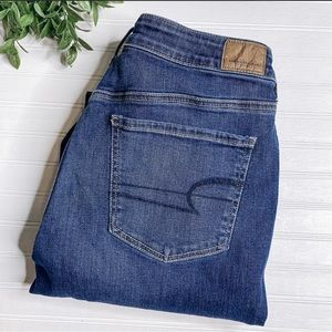 American Eagle Hi Rise Tomgirl Jean Size 14 Regular